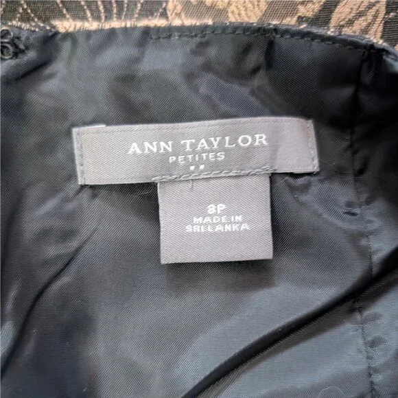 Ann Taylor Flute Skirt with Metallic Floral Pattern - Sz 8P - Picture 4 of 9